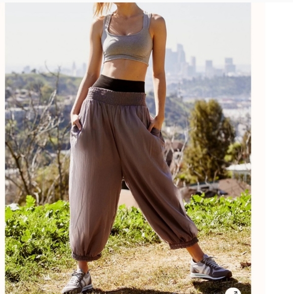 NWT Free People Sashay My Way Solid Jogger Pants - Picture 2 of 12
